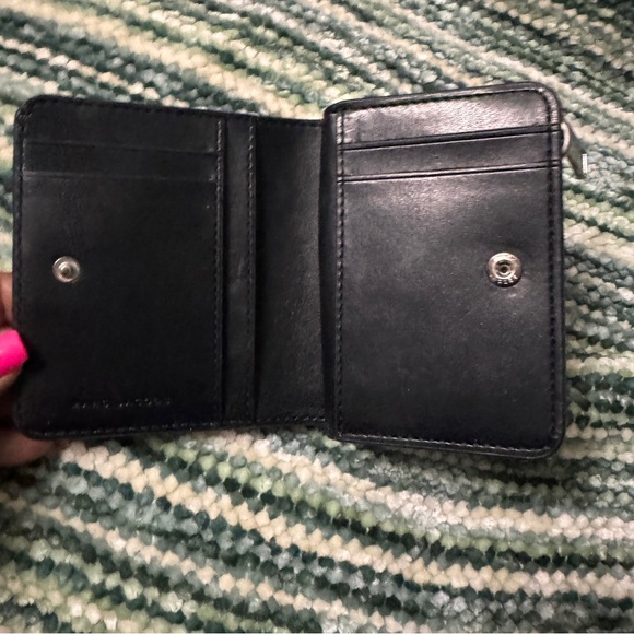 Marc Jacobs Rock
Grey Mini Compact Leather Wallet - Picture 3 of 5